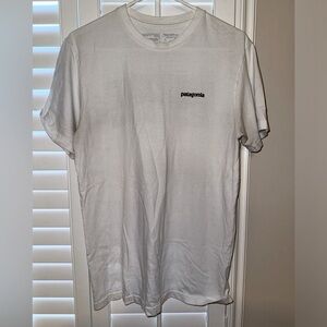 Men’s Patagonia T-Shirt - Medium